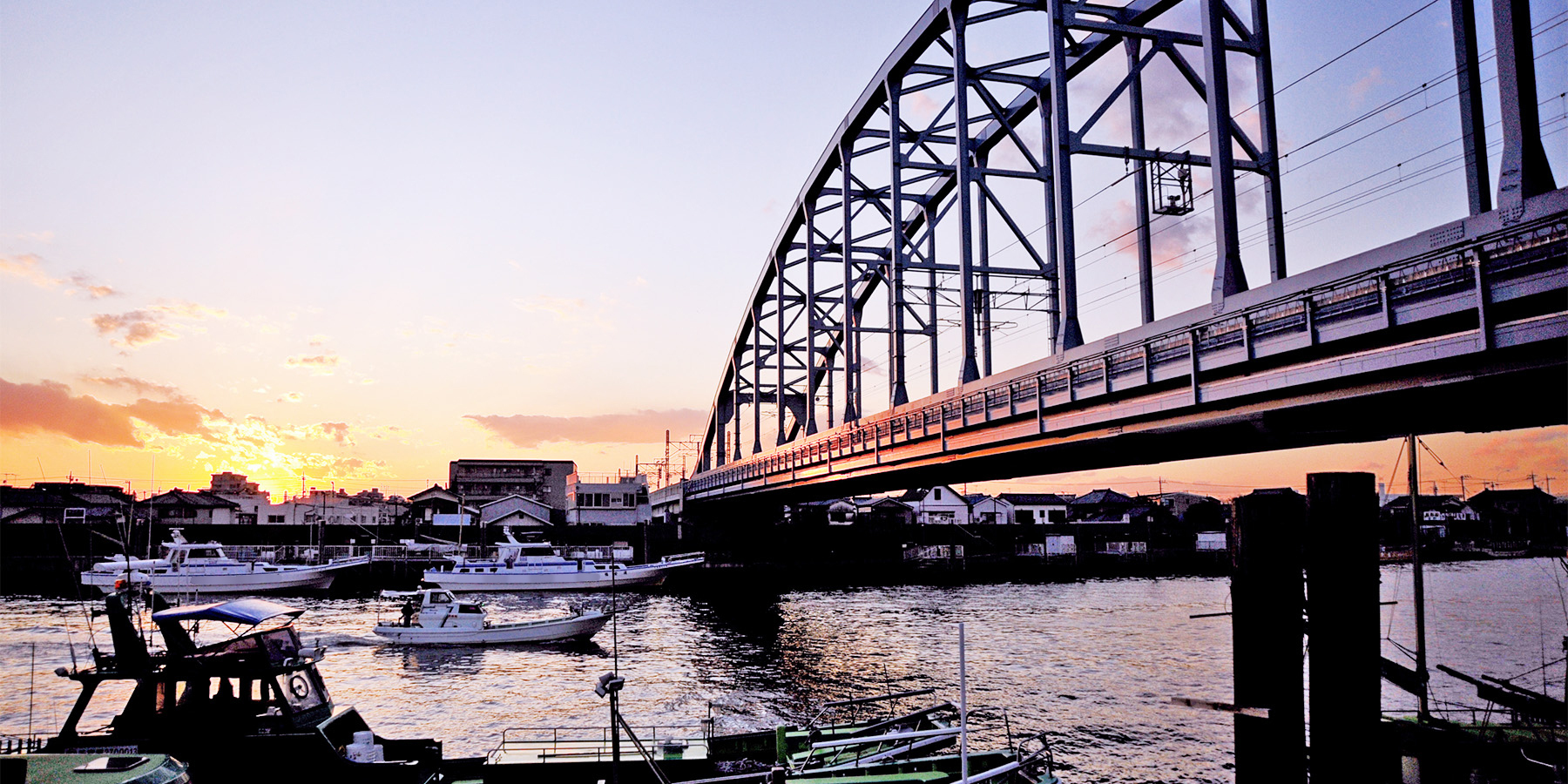 写真：東西線の鉄橋の景色