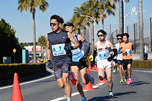 ランナーが走っている様子の写真