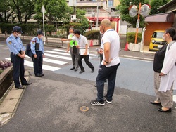 写真：通学路緊急一斉点検の様子