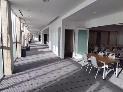 本館2階通路の写真