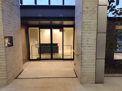 別館入口の写真