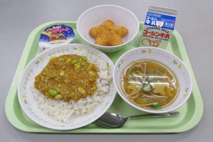 写真：7月7日中学校の給食