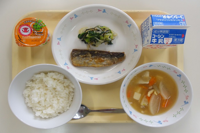写真：6月13日小学校（第一調理場）の給食