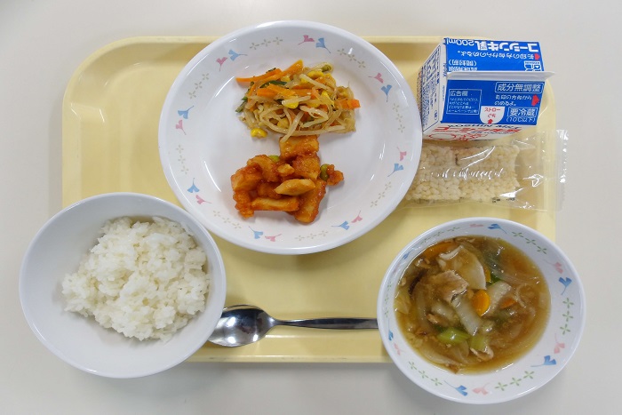 写真：9月1日小学校（第一調理場）の給食