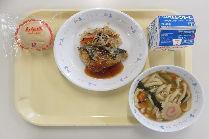 写真:10月17日小学校(第一調理場)の給食