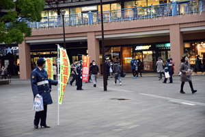 写真：新浦安駅前のキャンペーンののぼり