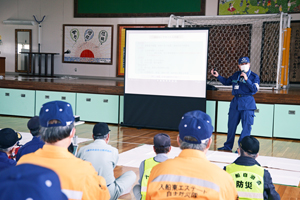 写真：危機管理監による講話の様子