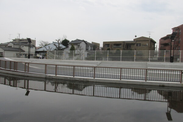 親水性の高い階段形状の護岸