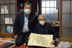 写真：豊田さんと内田市長