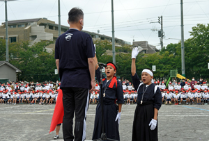 写真：応援団長による宣誓