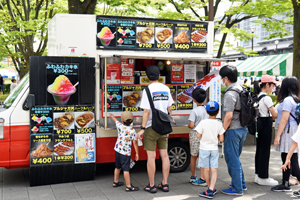 写真：出店コーナーの様子