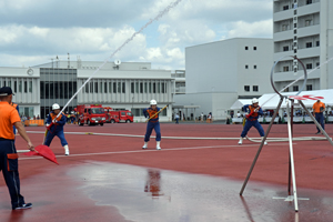 写真：競技に臨む浦安市消防団