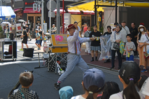 写真：大道芸の様子