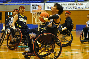 写真：ゴールを狙う選手