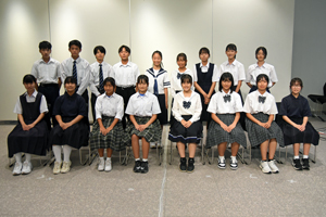 写真：平和使節団の皆さん