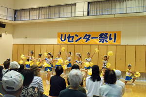 写真：チアダンスの様子