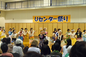 写真：フラダンスの様子
