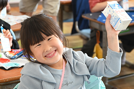 写真：牛乳を全部飲んだ様子