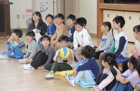 5年生の出し物で楽しむ1年生