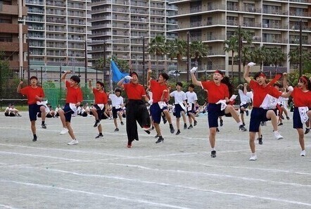 応援団の演舞（明海中）
