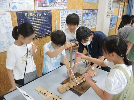 火おこし体験の様子