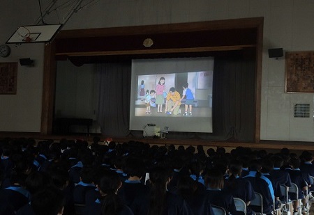 アニメの上映