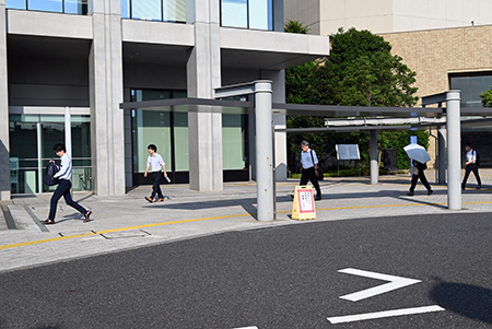 写真：参集する職員の様子