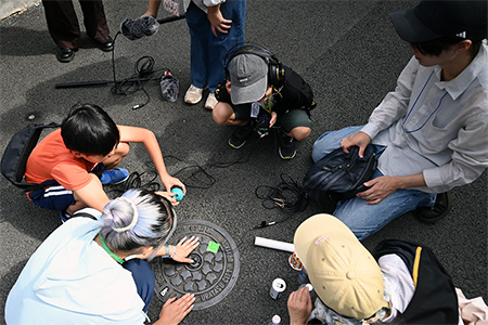 写真：録音している様子1