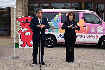内田市長のあいさつの様子