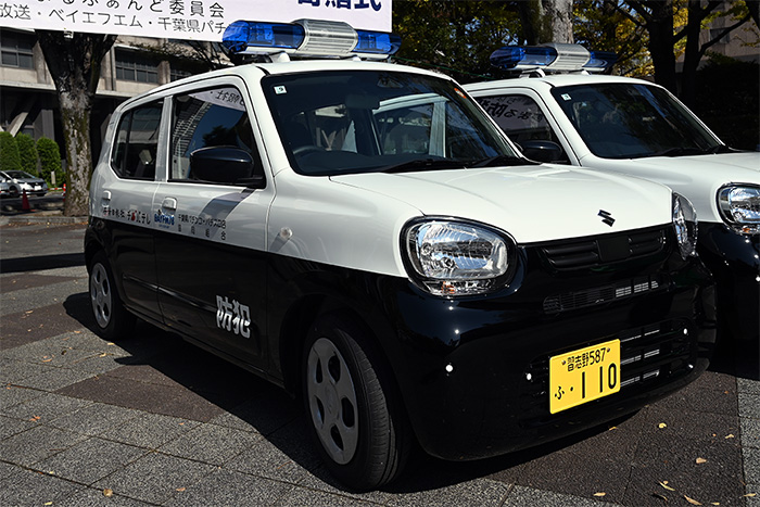 寄贈された防犯パトロールカーの写真