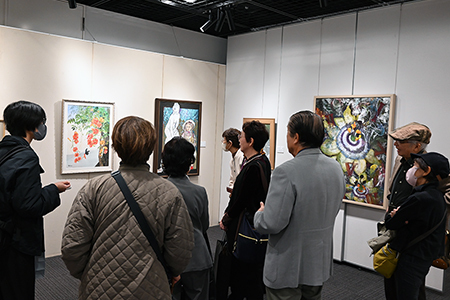 写真2：日本画の講評の様子