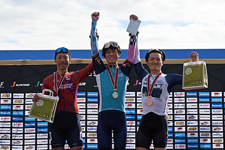 写真：一般の部の表彰式の様子