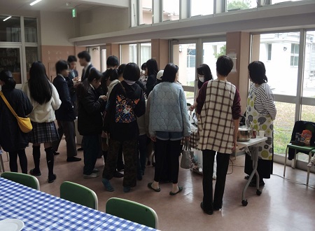 PTAの方々によるひのかふぇの出店