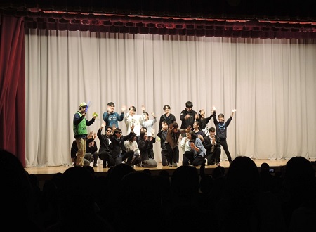 先生方のダンスの発表