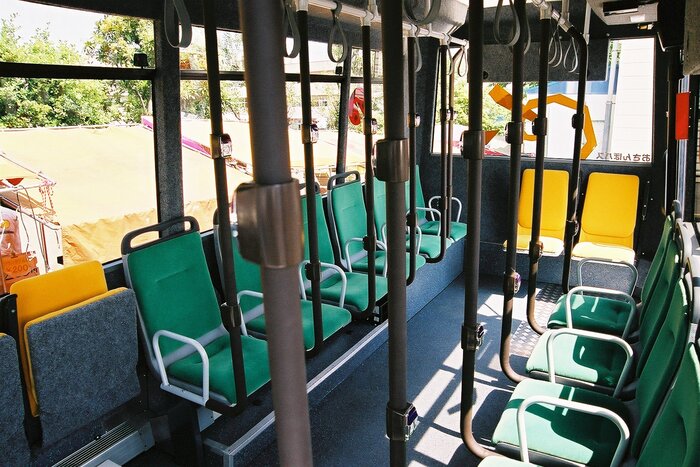 クセニッツ社バス車内