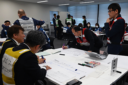 写真：話し合いの様子