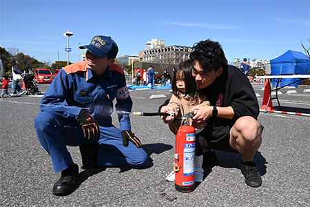 水消火器体験の様子
