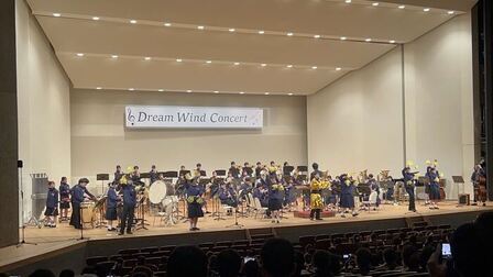 小・中学校合同演奏の様子