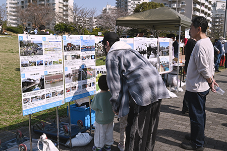写真:かわまちづくりの紹介パネル展示