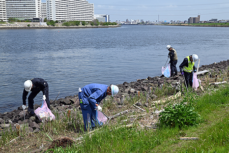 清掃活動の様子