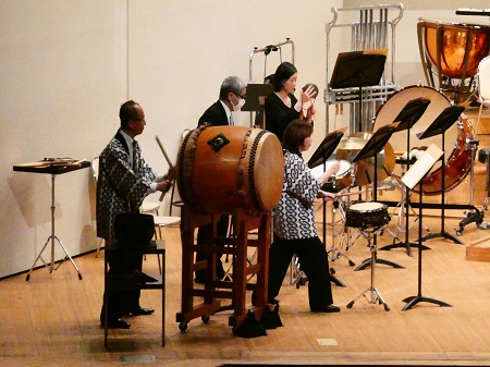 和太鼓の演奏の写真