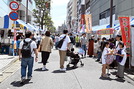 写真：商店街全体の様子