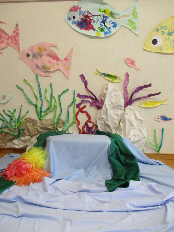 昨年の背景はわくわくクラブの作品でした