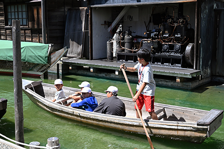 写真：べか舟乗船体験