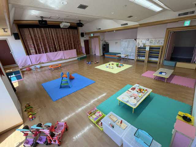 よちよちタイムのお部屋は遊戯室です