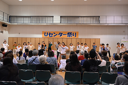 写真:Uセンターダンサーズの皆さん